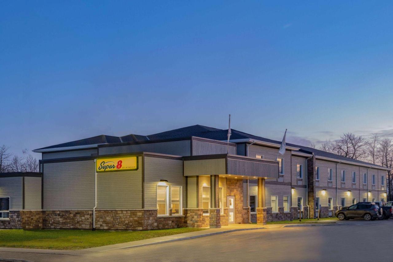 Hotel Super 8 By Wyndham Moosonee Esterno foto